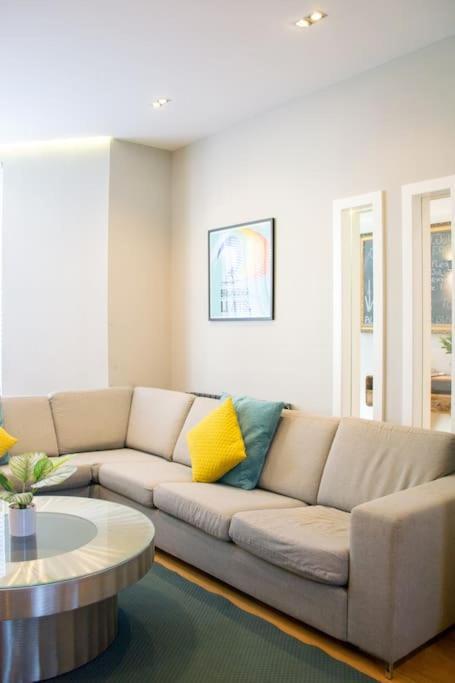 Edge14- Spacious, Stylish And Near The Beach! Holiday home *