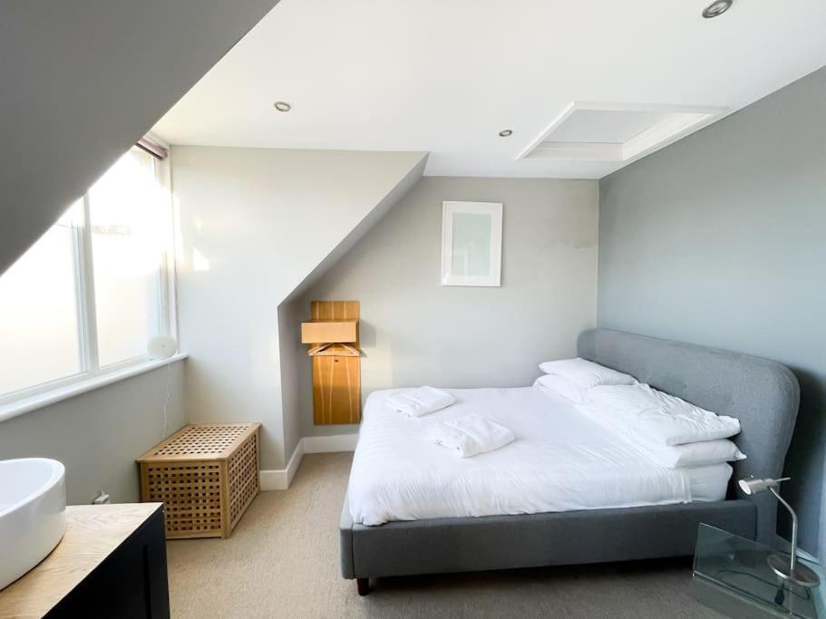 Holiday home Edge14- Spacious, Stylish And Near The Beach! *