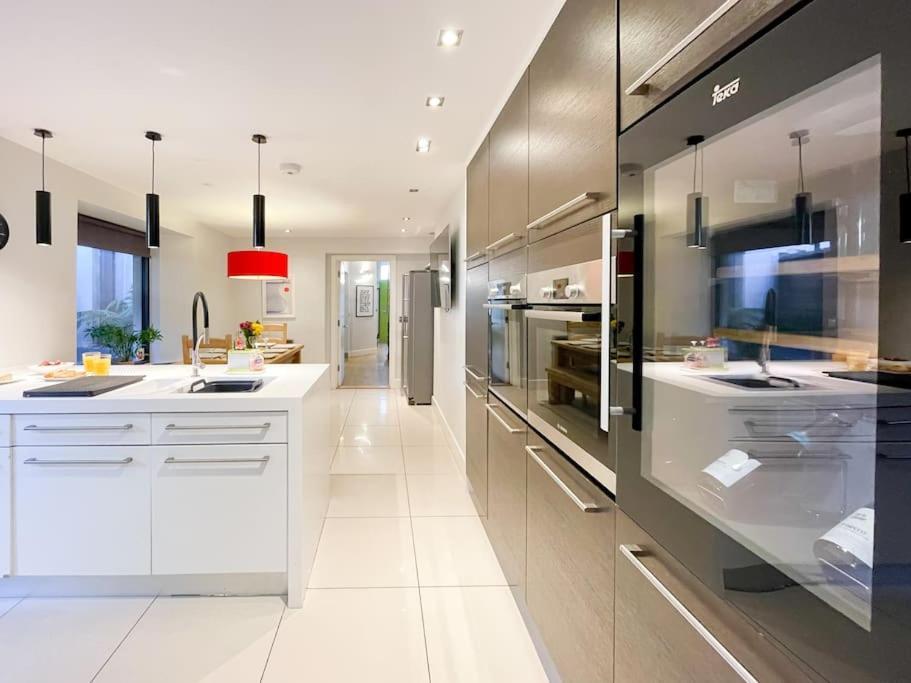 Holiday home Edge14- Spacious, Stylish And Near The Beach! *