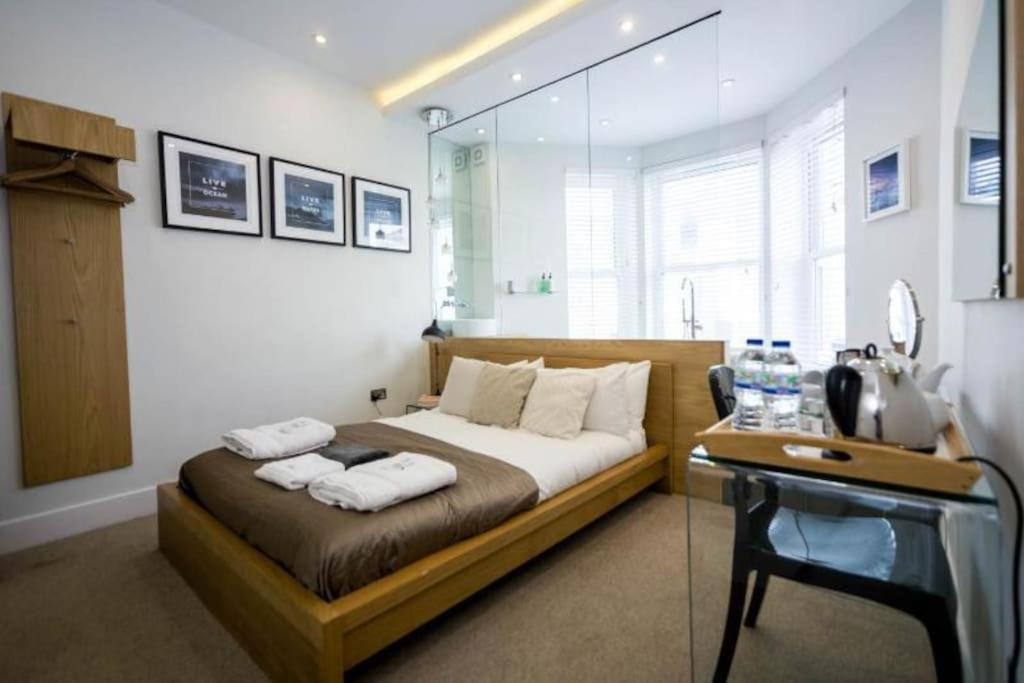 Edge14- Spacious, Stylish And Near The Beach! Holiday home