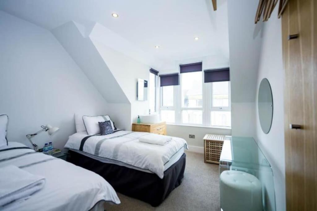 Edge14- Spacious, Stylish And Near The Beach! Holiday home Newquay (Cornwall)