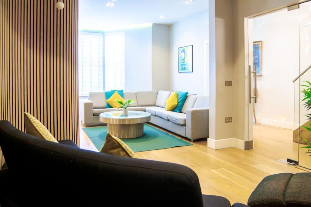 Edge14- Spacious, Stylish And Near The Beach! Holiday home Newquay (Cornwall)